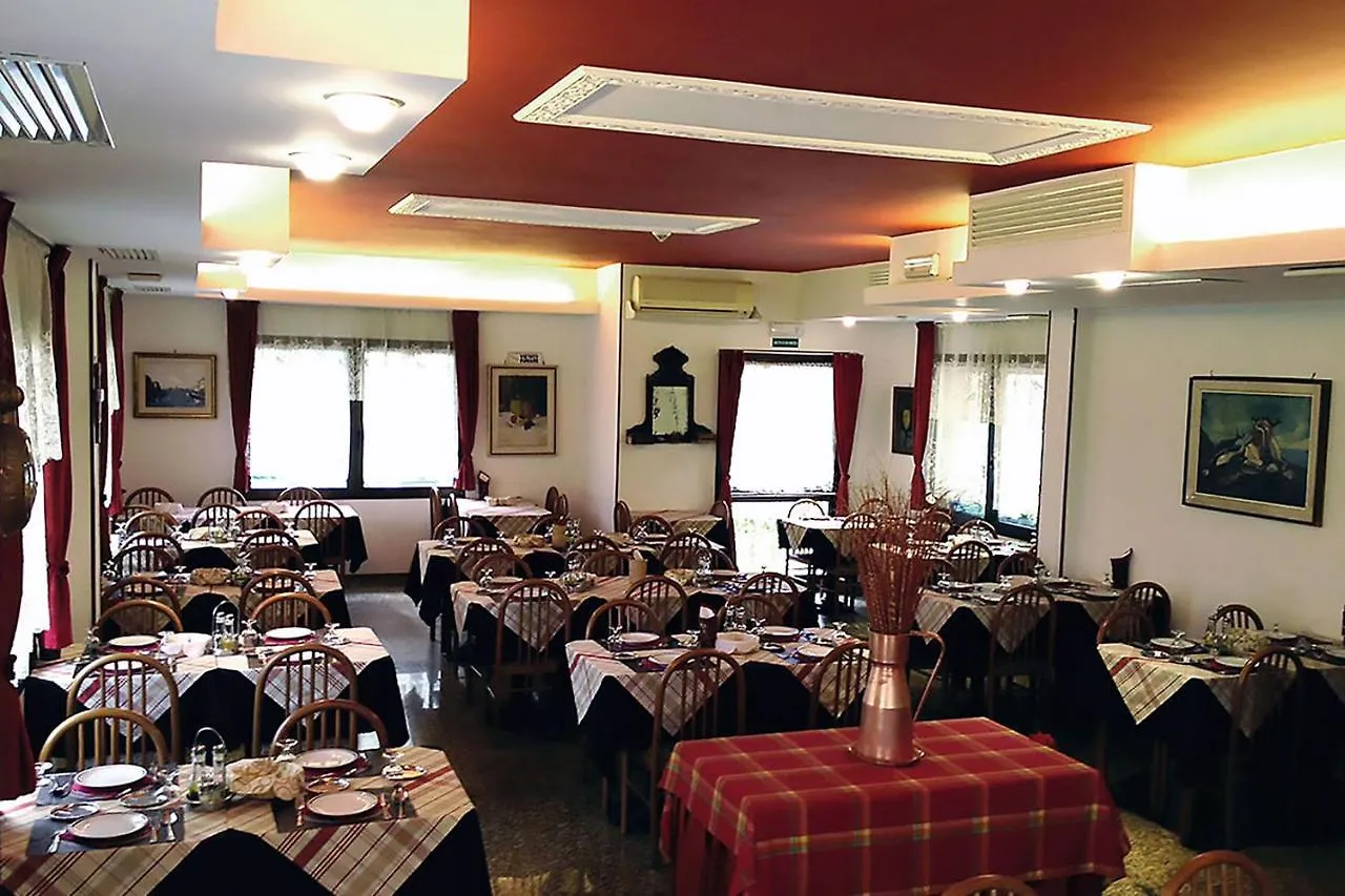 Hotel Ondina Τζεσόλο Λίντο 3*,  Ιταλία