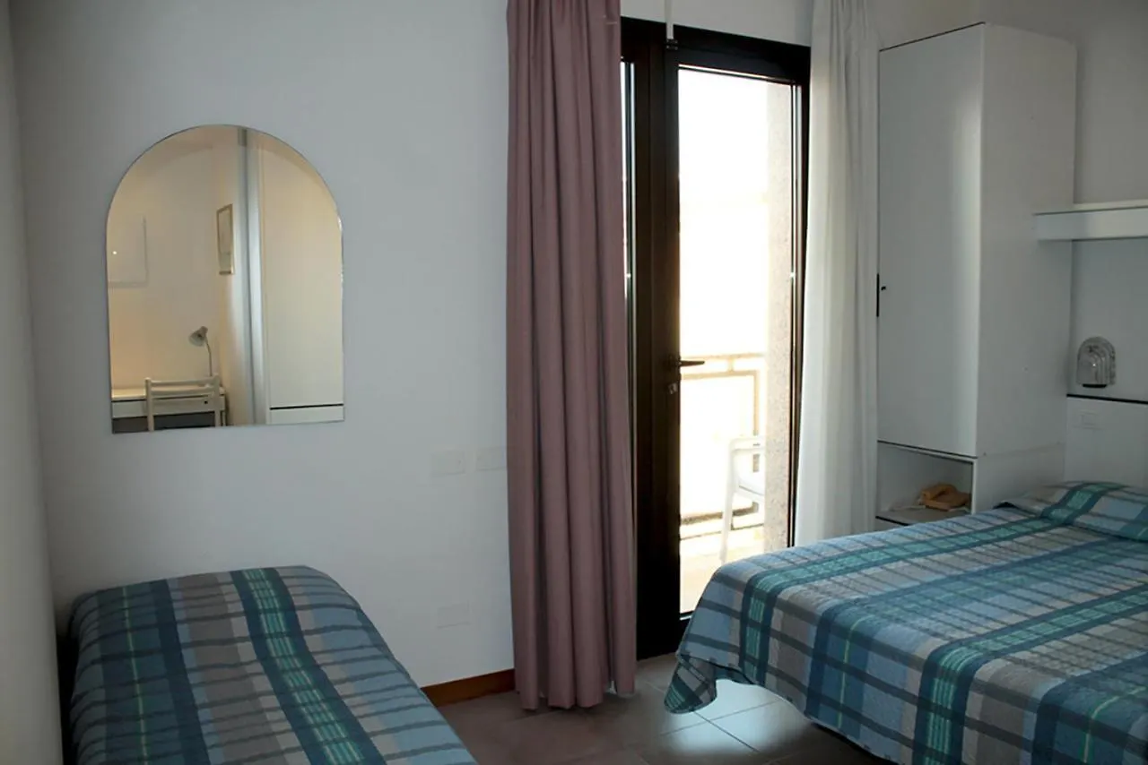 Hotel Ondina Τζεσόλο Λίντο 3*,